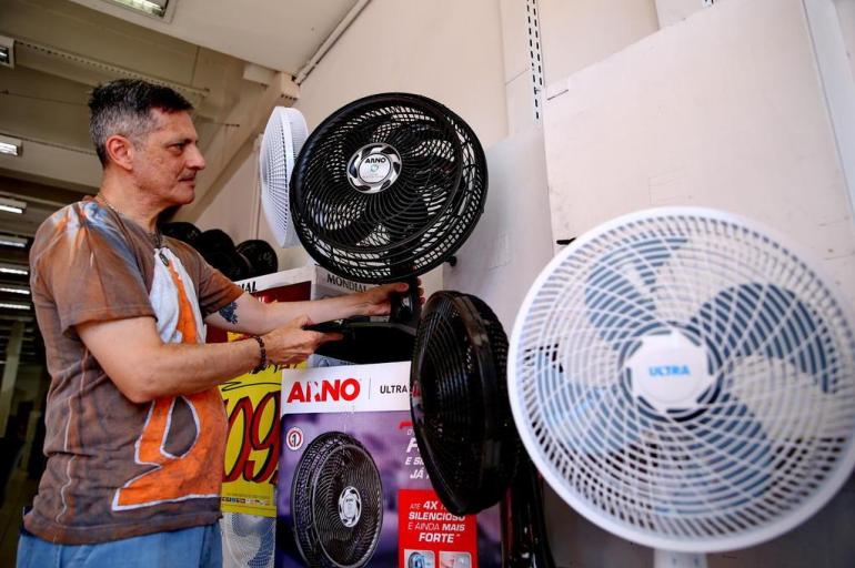 Calor recorde dispara vendas de ventiladores - Gerais - Estado de