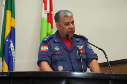 Coronel Cesar de Assunção Nunes, comandante da 1ª Região dos Bombeiros de Santa Catarina. Bombeiros de Santa Catarina descartam que morte de turista gaúcho tenha relação com obra de dragagem.<!-- NICAID(14370296) -->