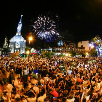 Natal Luz de Gramado - Show da Virada. Foto Cleiton Thiele/SerraPress<!-- NICAID(14370168) -->