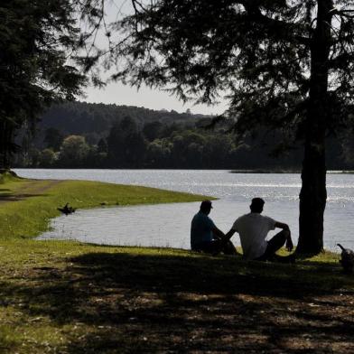  CAXIAS DO SUL, RS, BRASIL, 19/11/2019Céu azul e calor na manhã de Caxias do Sul. Imagens do lago da represa do Complexo Dal Bó (Lucas Amorelli/Agência RBS)