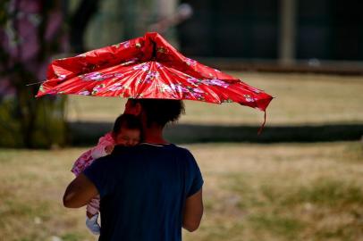  PORTO ALEGRE-RS- BRASIL- 26/12/2019- Calor em Porto Alegre. FOTO FERNANDO GOMES/ ZERO HORA.<!-- NICAID(14370155) -->