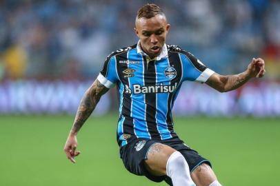 Gremio x FlamengoRS - FUTEBOL/CONMEBOL LIBERTADORES 2019 /GREMIO X FLAMENGO - ESPORTES - Lance da partida entre Gremio e Flamengo disputada na noite desta quarta-feira, na Arena do Gremio, valida pela semifinal  da Conmebol Libertadores 2019. FOTO: LUCAS UEBEL/GREMIO FBPA, evertonEditoria: SPOIndexador: Lucas UebelSecao: futebolFonte: Gremio.netFotógrafo: Gremio x Flamengo