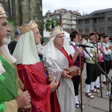 Família Seibt mantém viva a tradição do Terno de Reis há seis décadas. Na foto, apresentação no Sonho de Natal de Canela em 6/1/2019.<!-- NICAID(14370799) -->