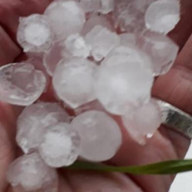 Granizo em Cambará do Sul pouco antes das 17h de 31/12/2019.