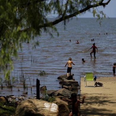  PORTO ALEGRE, RS, BRASIL, 31/12/2019- Balneabilidade no Lami. Posto 3. (Foto: Marco Favero / Agencia RBS)