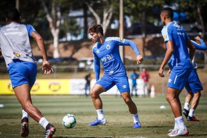 BELO HORIZONTE/MG - 28.05.2019: Treinamento na Toca da Raposa II, em Belo Horizonte. Foto: Vinnicius Silva/Cruzeiro IMPORTANTE: Imagem destinada a uso institucional e divulgaÃ§Ã£o, seu uso comercial estÃ¡ vetado incondicionalmente por seu autor e o Cruzeiro Esporte Clube. IMPORTANT: image intended for institutional use and distribution. Commercial use is prohibited unconditionally by its author and Cruzeiro Esporte Clube. Jogador Lucas Silva, do Cruzeiro