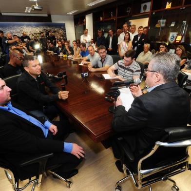  CAXIAS DO SUL, RS, BRASIL, 24/12/2019. Após a saída de Daniel Guerra do cargo de prefeito de Caxias do Sul no domingo, o prefeito interino Flavio Cassina (PTB) anunciou o novo secretariado da administração municipal. O anúncio ocorreu na manhã desta terça-feira (24). (Porthus Junior/Agência RBS)