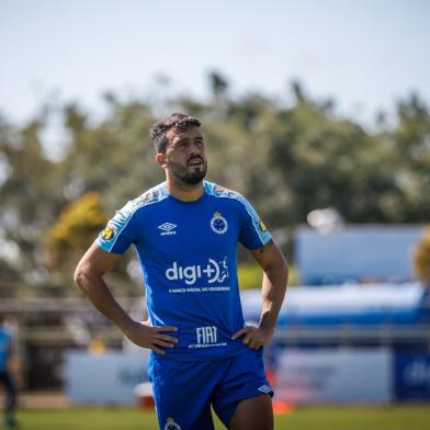 Edilson, lateral-direito do Cruzeiro