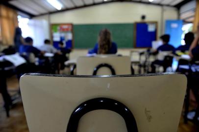  CAXIAS DO SUL, RS, BRASIL, 06/01/2020 - De 51 escolas da rede estadual de Caxias do Sul, 13 ainda não encerraram o ano letivo de 2019 devido à greve do magistério. Dessas, oito permanecem com greve parcial e cinco já começaram a recuperação das aulas. A exigência legal é de 200 horas/aula por ano. (Lucas Amorelli/Agência RBS)