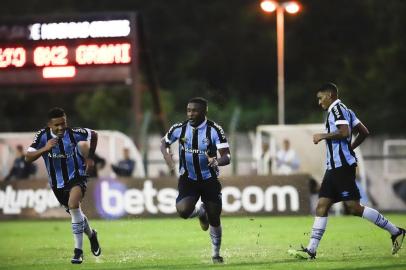 GrÃªmio e UniÃ£o MogiSÃO PAULO,SP,08.01.2020:GRÊMIO-UNIÃO-MOGI - Jogador do Grêmio comemora gol durante a partida enter Grêmio e União Mogi, partida válida pela Copa São Paulo de Futebol Junior 2020, no Estádio do Nogueirão na cidade de Mogi das Cruzes (SP), nesta quarta-feira (08). (Foto: Wilian Oliveira/Futura Press/Folhapress)