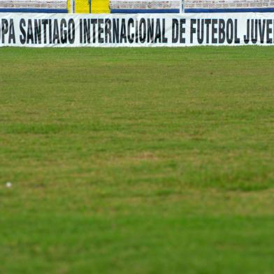  SANTA MARIA, RS, BRASIL, 19-01-2017.Os bastidores e as pessoas que fazem acontecer a Copa Santiago de Futebol Juvenil. Santiago recebe a 29ª Copa Santiago de Futebol Juvenil até 28 de janeiro.FOTO: GERMANO RORATO/AGÊNCIA RBS, GERALIndexador: GERMANO RORATO<!-- NICAID(12685568) -->