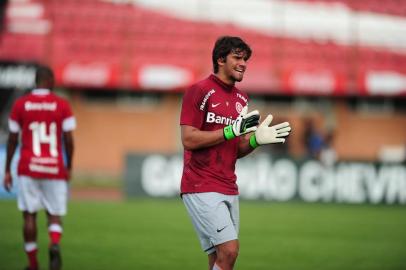  CANOAS,RS, BRASIL - 17/02/2013FOTO:FERNANDO GOMES /ZERO HORAGauchão 2013, Cruzeiro x Inter no estádio Complexo Esportivo da Ulbra.Goleiro Alisson Becker<!-- NICAID(9106119) -->