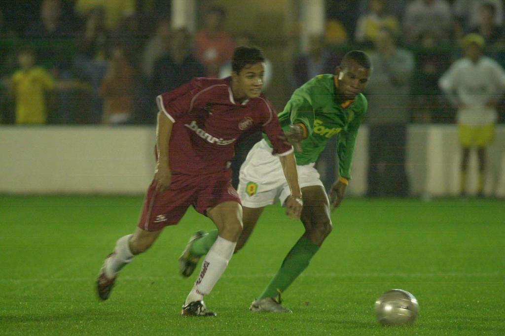 Além do talento em campo, craques do Brasileirão desfilam beleza