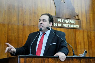 Foto: Celso Bender | Agência ALRSLegenda: Sessão Plenária, deputado Dr. Thiago Duarte