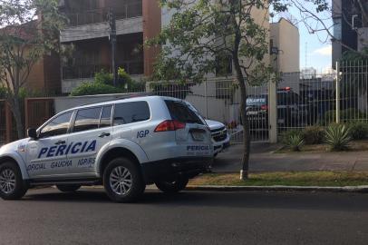 Homem cai do 13º andar de prédio