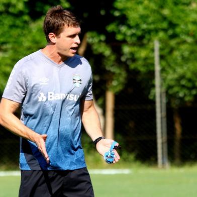 Thiago Gomes, técnico do time de transição do Grêmio