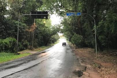 Rua Doutor Vergara, no bairro Belém Velho, na zona sul de Porto Alegre, onde motorista de aplicativo foi baleado durante assalto em 3 de janeiro de 2020<!-- NICAID(14387811) -->