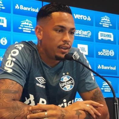  Entrevisto do atacante do Grêmio, Luciano. <!-- NICAID(14388063) -->