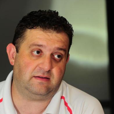  CAXIAS DO SUL, RS, BRASIL, 07/03/2017. Gabriel Citton volta a assumir o comando técnico da Apahand na temporada de 2017. O time voltará a disputar a Liga Nacional de Handebol Feminino. (Porthus Junior/Agência RBS)