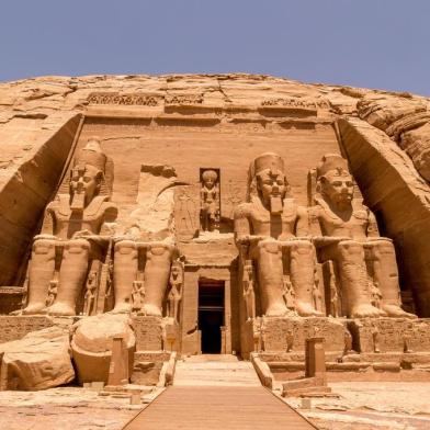 The Front of the Abu Simbel Temple, Aswan, Egypt.The Front of the Abu Simbel Temple, Aswan, Egypt, AfricaIndexador: Matias PlanasFonte: 217790522<!-- NICAID(14389722) -->