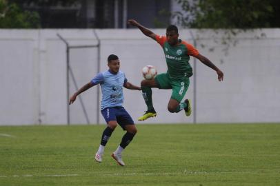  FLORES DA CUNHA, RS, BRASIL, 16/01/2020. Juventude e Esportivo se enfrentam as 19 horas, no estádio Homero Soldatelli, em Flores da Cunha. Jogo treino visa a preparação para o Gauchão 2020. (Marcelo Casagrande/Agência RBS)