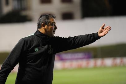  FLORES DA CUNHA, RS, BRASIL, 16/01/2020. Juventude e Esportivo se enfrentam as 19 horas, no estádio Homero Soldatelli, em Flores da Cunha. Jogo treino visa a preparação para o Gauchão 2020. (Marcelo Casagrande/Agência RBS)