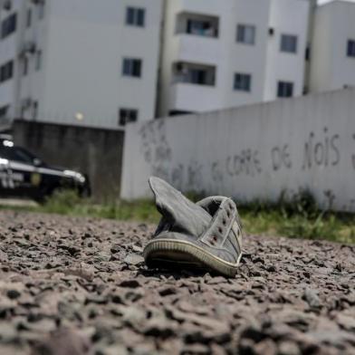  SOMBRIO, SC, BRASIL - 15.01.2020 - Facção Os Manos, atuantes na região metropolitana de Porto Alegre, avançam para outras cidades e estados do país. Membros do grupo realizam atividades de tráfico e homicídios contra devedores e desafetos em Santa Catarina, na pequena cidade de Sombrio, com 26 mil habitantes. A rotina da pacata cidade mudou após alguns homicídios a luz do dia e em ruas movimentadas. Na imagem: Viatura da Polícia Civil em território antes dominado pelo grupo PGC, que agora tem presença da facção gaúcha Os Manos. (Foto: ANDRÉ ÁVILA/ Agência RBS)<!-- NICAID(14388627) -->