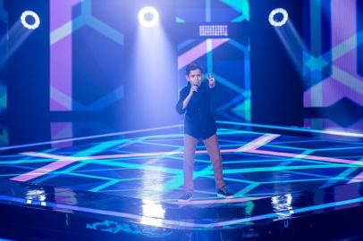 Artur Ortega (FOTO), participante gaúcho no The Voice Kids, é de Porto Alegre e entrou para o time de Carlinhos Brown.<!-- NICAID(14391809) -->