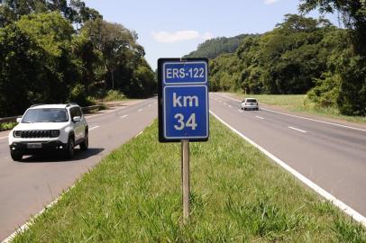 CAXIAS DO SUL, RS, BRASIL (19/01/2019)Sete rodovias estaduais da Serra, Campos de Cima da Serra e Hortênsias estão na lista das 18 indicadas pelo governo do Estado para passarem por estudo para concessão. Na foto, ERS-122 km 34 perto da banca da Alemoa. (Antonio Valiente/Agência RBS)