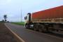  IJUÍ, RS, BRASIL, 26-07-2018. Pauta sobre impactos da alta do preço frete. Fotos de um caminhão da empresa sendo carregado de soja   (ISADORA NEUMANN/AGÊNCIA RBS)Indexador: ISADORA NEUMANN<!-- NICAID(13665287) -->