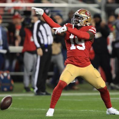 NFC Championship - Green Bay Packers v San Francisco 49ersSANTA CLARA, CALIFORNIA - JANUARY 19: Deebo Samuel #19 of the San Francisco 49ers reacts after a play against the Green Bay Packers during the NFC Championship game at Levis Stadium on January 19, 2020 in Santa Clara, California.   Sean M. Haffey/Getty Images/AFPEditoria: SPOLocal: Santa ClaraIndexador: Sean M. HaffeySecao: American FootballFonte: GETTY IMAGES NORTH AMERICAFotógrafo: STF<!-- NICAID(14392996) -->