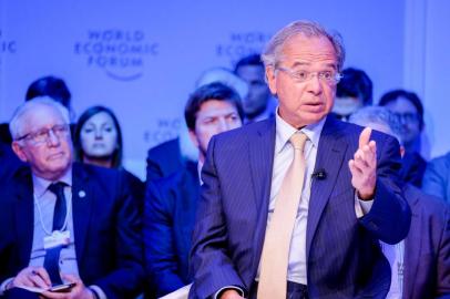  Paulo Guedes, Minister of Economy of Brazil, speaking at the ¿Shaping the Future of Advanced Manufacturing¿ at the World Economic Forum Annual Meeting 2020 in Davos-Klosters, Switzerland, 20 January. Congress Centre - Aspen 2. Copyright by World Economic Forum/Christian ClavadetscherIndexador: Walter Duerst<!-- NICAID(14393787) -->