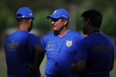  BENTO GONÇALVES, RS, BRASIL, 15/01/2020 - Esportivo faz últimos ajustes antes de encarar o Juventude, no último teste antes do Gauchão 2020. NA FOTO: Técnico Carlos Moraes.(Marcelo Casagrande/Agência RBS)