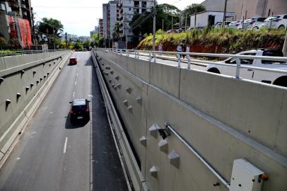  PORTO ALEGRE-RS- BRASIL 23/01/20209- O último acesso da trincheira da Rua Anita Garibaldi, obra prevista para a Copa do Mundo de 2014, será liberado para o trânsito nesta quinta-feira (23). O trecho que ainda estava com fluxo interrompido e será liberado é o do acesso da Carlos Gomes para a Alameda Raimundo Corrêa, no bairro Boa Vista, em Porto Alegre. FOTO FERNANDO GOMES/ ZERO HORA.<!-- NICAID(14395760) -->