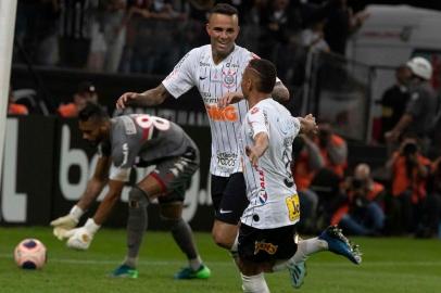  Com gol de Luan, Corinthians goleia o Botafogo-SP na estreia do campeonato paulista<!-- NICAID(14397023) -->