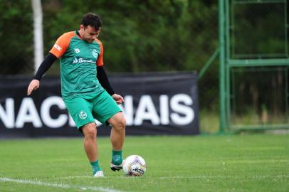  CAXIAS DO SUL, RS, BRASIL, 21/01/2019. Treino do Juventude no CT. O Ju se prepara para a estreia no Campeonato Gaúcho 2020 (Gauchão 2020). Na foto, meia Renato Cajá. (Porthus Junior/Agência RBS)Indexador: Porthus Junior                  