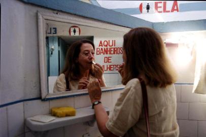 Fernanda Montenegro em cena do filme Central do Brasil.#PÁGINA: 617.03.1998 - DIVULGAÁvO/ WALTER CARVALHO - RS - FERNANDA MONTENEGRO EM CENA DO FILME CENTRAL DO BRASIL. Fonte: Divulgação Fotógrafo: Não se Aplica