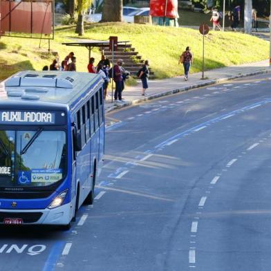  PORTO ALEGRE, RS, BRASIL - 10.12.2019 - Faixa exclusiva para ônibus na Av. Goethe. (Foto: Robinson Estrasulas/Agencia RBS)<!-- NICAID(14354581) -->