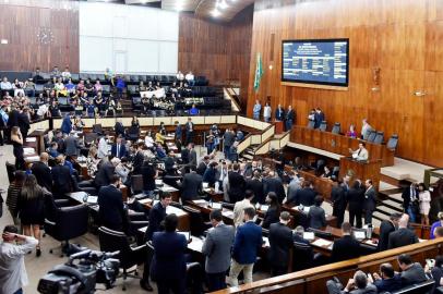 PORTO ALEGRE, 30/01/2020, Deputados votam no terceiro dia de convocação extraordinária para apreciação de pacote de reforma do funcionalismo<!-- NICAID(14403253) -->