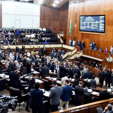 PORTO ALEGRE, 30/01/2020, Deputados votam no terceiro dia de convocação extraordinária para apreciação de pacote de reforma do funcionalismo<!-- NICAID(14403253) -->