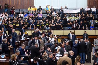 PORTO ALEGRE, 30/01/2020, Deputados votam no terceiro dia de convocação extraordinária para apreciação de pacote de reforma do funcionalismo<!-- NICAID(14403254) -->