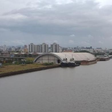  PORTO ALEGRE, RS - 30.01.2020 - A quinta-feira (30) amanheceu com chuva isolada, alternada por períodos de tempo nublado.<!-- NICAID(14403266) -->