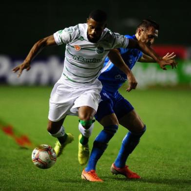 CAXIAS DO SUL, RS, BRASIL, 29/10/2020. Juventude x Novo Hamburgo, jogo válido pela terceira rodada do Campeonato Gaúcho (Gauchão 2020), Taça Cel. Ewaldo Poeta. Relizado no estádio Alfredo Jaconi. (Porthus Junior/Agência RBS)