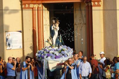 **EM BAIXA**PORTO ALEGRE, RS, BRASIL,26/01/2020- Abertura da 145ª Festa de Nossa Senhora dos Navegantes. (FOTOGRAFO: OMAR FREITAS / AGENCIA RBS)<!-- NICAID(14392204) -->