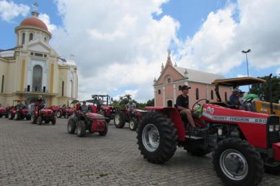 Centenas de agricultores celebram 120ª Romaria Votiva de Caravaggio.