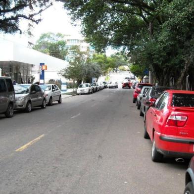 EPTC planeja mudar trânsito na Rua Furriel Luiz Antonio Vargas, no bairro Bela Vista, em Porto Alegre, que é de mão dupla.<!-- NICAID(3691782) -->