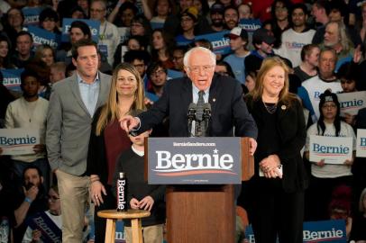 Democratic presidential candidate Vermont Senator Bernie Sanders speaks to supporters as they wait for results to come in at his caucus night watch party on February 3, 2020 in Des Moines, Iowa. (Photo by kerem yucel / AFP)<!-- NICAID(14408413) -->