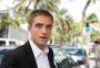 Robert Pattinson aparece pela primeira vez com traje do filme "The Batman"; veja