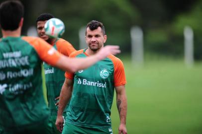  CAXIAS DO SUL, RS, BRASIL, 21/01/2019. Treino do Juventude no CT. O Ju se prepara para a estreia no Campeonato Gaúcho 2020 (Gauchão 2020). Na foto, lateral Eltinho. (Porthus Junior/Agência RBS)