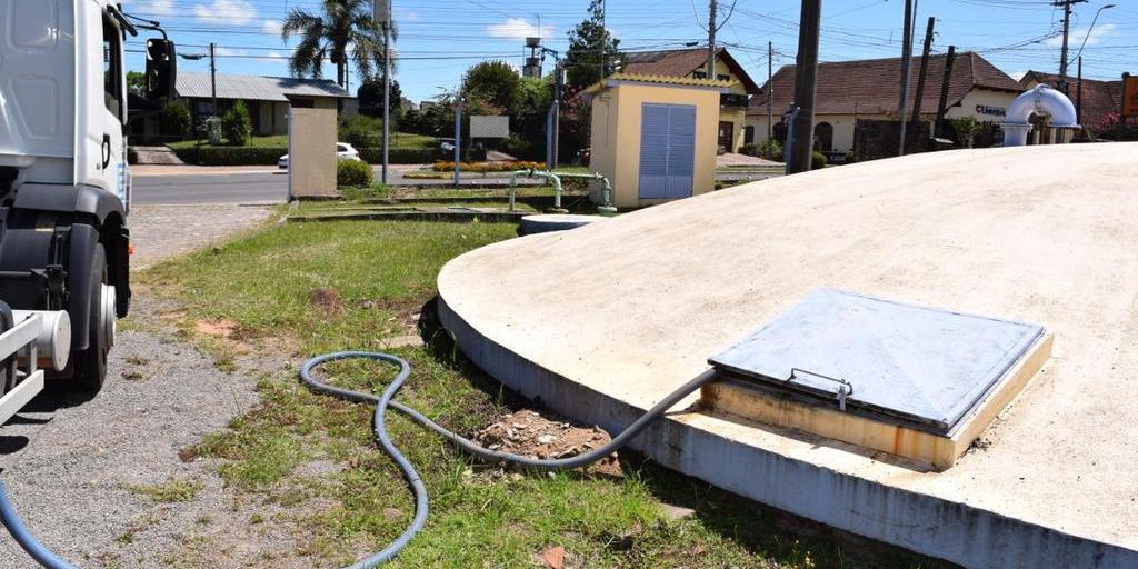 Corsan repara vazamento de rede para normalizar abastecimento de água em  Santo Ângelo - Notícias - Portal das Missões